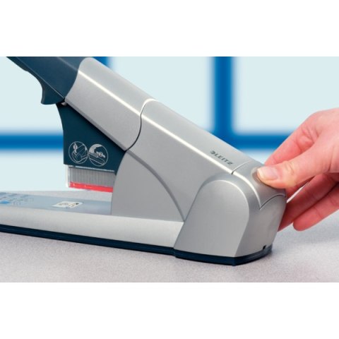 Zszywacz kasetowy 5551 LEITZ srebrny 80 kartek 55510084 Zszywacz kasetowy 5551 LEITZ srebrny 80 kartek 55510084