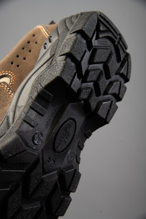 PÓŁBUT ZAMSZ BRĄZ. S1-P SRC - __ 39