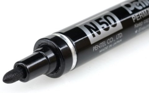 Marker permanentny N50 czarny okrągła końcówka PENTEL Marker permanentny N50 czarny okrągła końcówka PENTEL